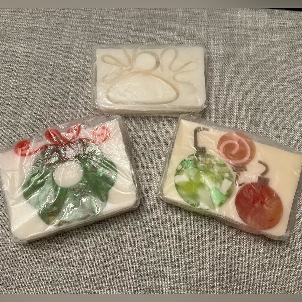 🎉 FREE with purchase - 3 handmade holiday bar soaps (wreath, angel, ornaments)